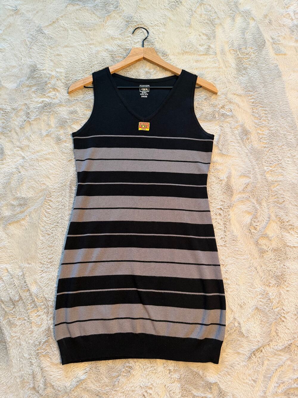 County FB Girl Striped Knit V-Neck Dress - Size XL / 2xl